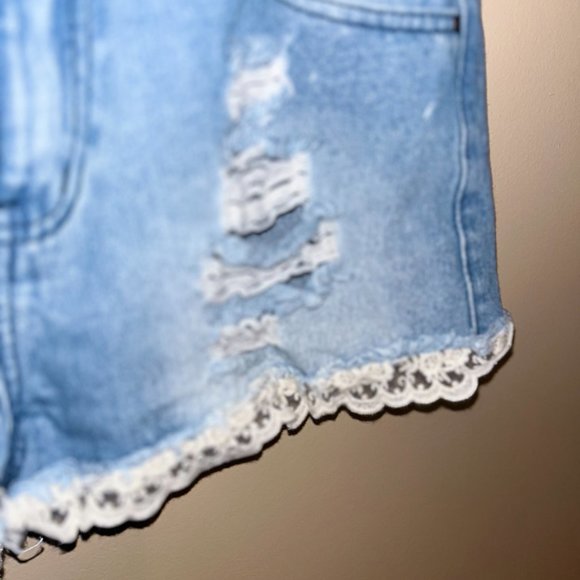 Forever 21 Distressed Crochet Lace Hem Denim Shorts - Picture 4 of 5